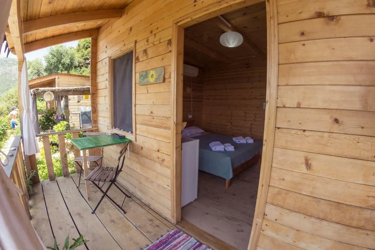 Scala Bungalows Himarë Kamp alanı